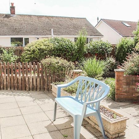 Lovely Bungalow Close To Beach Prestatyn Exterior foto