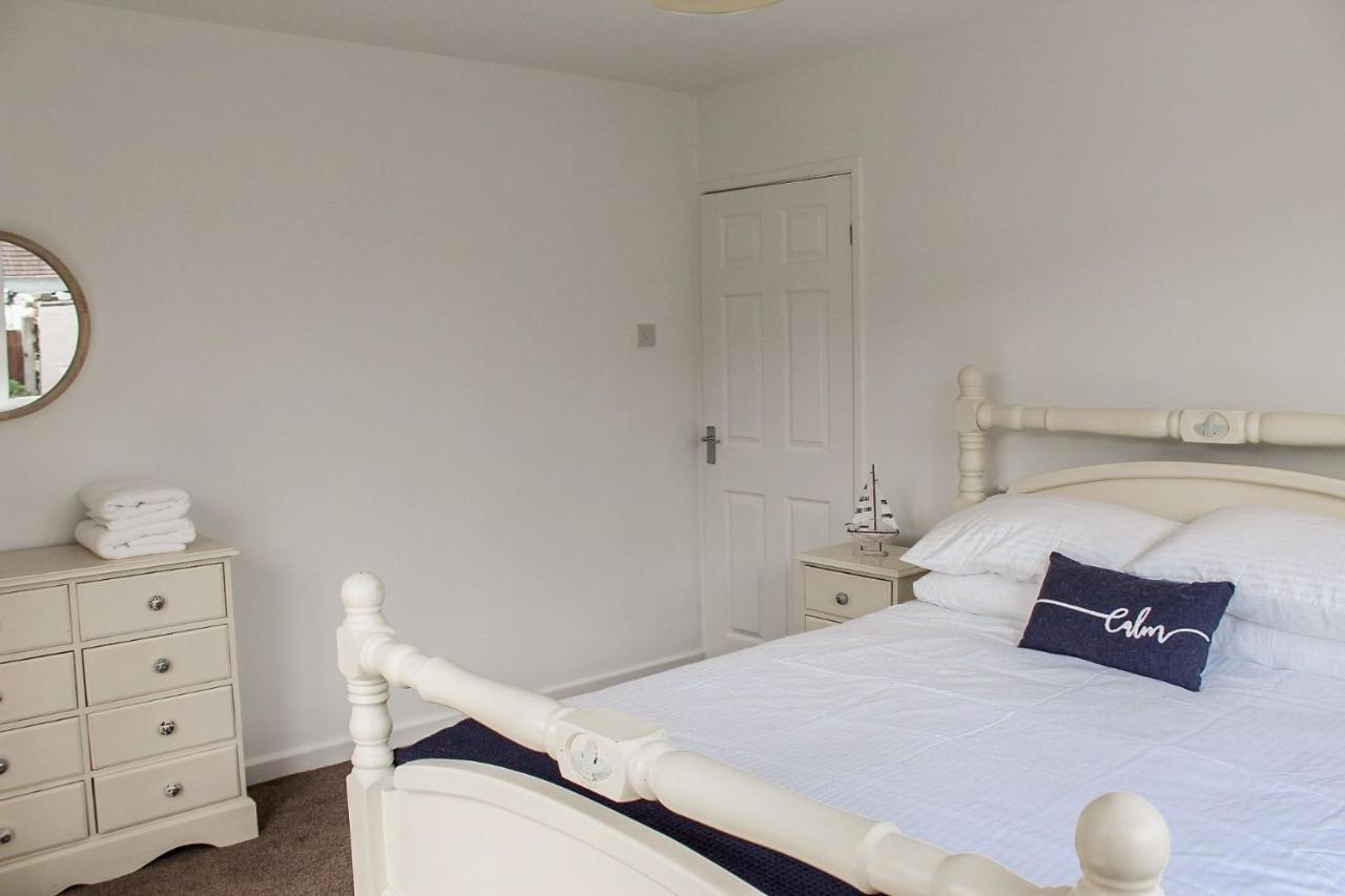 Lovely Bungalow Close To Beach Prestatyn Exterior foto