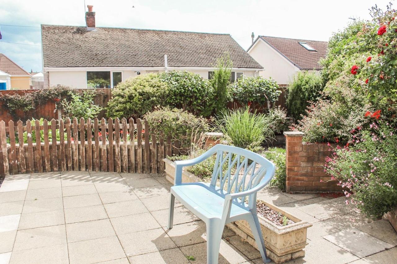 Lovely Bungalow Close To Beach Prestatyn Exterior foto